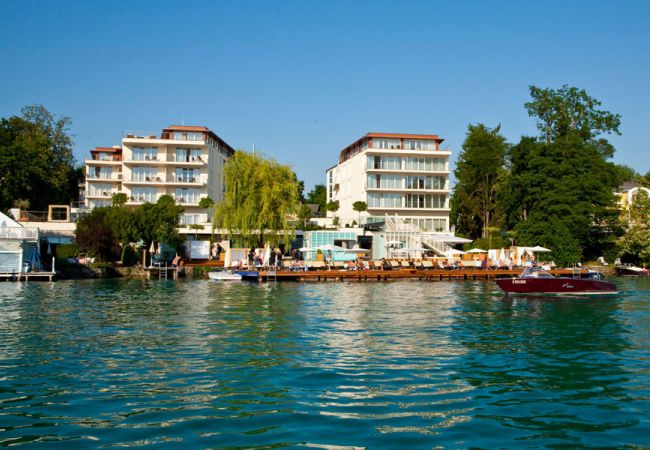 Aussenansicht auf das Lakes vom Wörthersee aus